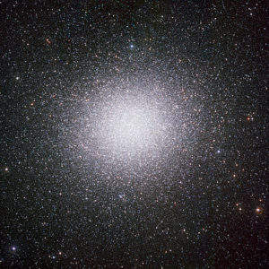 450px-Omega_Centauri_by_ESO